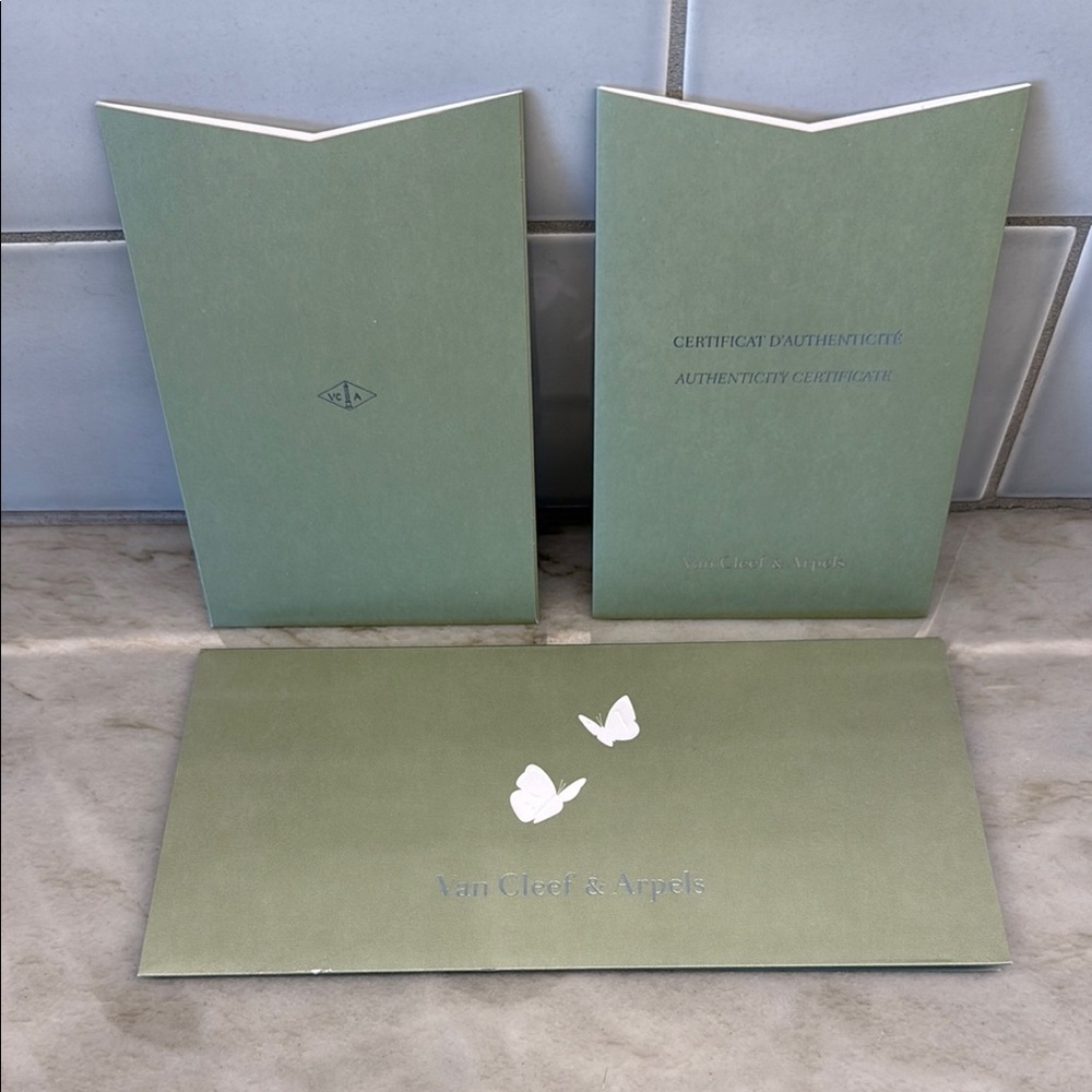 Van Cleef & Arpels Envelopes Set
